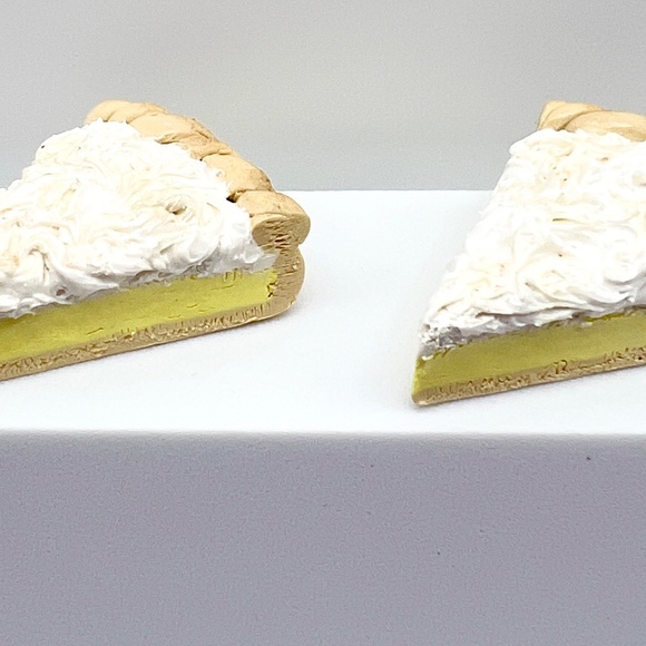 Lemon Meringue Pie Place Card Holders – Set of 2 | Handmade Clay Table Decor - Picture 16 of 16